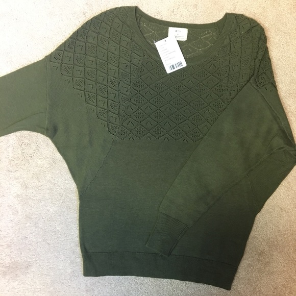 Urban Outfitters sweater - Picture 1 of 6